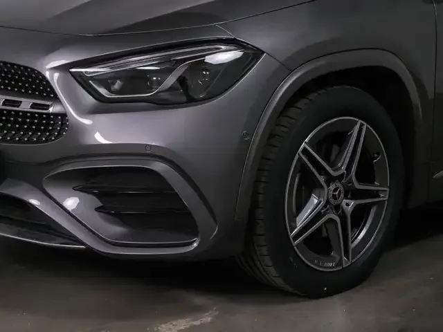 Mercedes-Benz GLA 180
