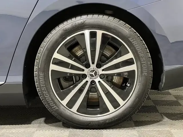 Mercedes-Benz EQE 300