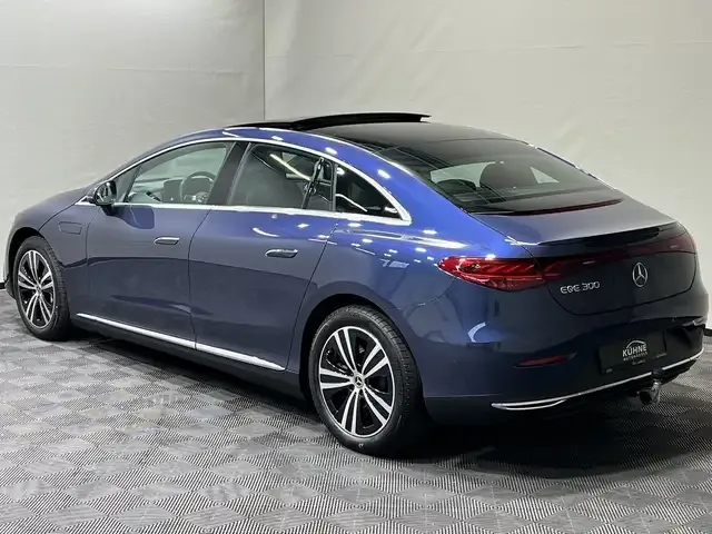 Mercedes-Benz EQE 300