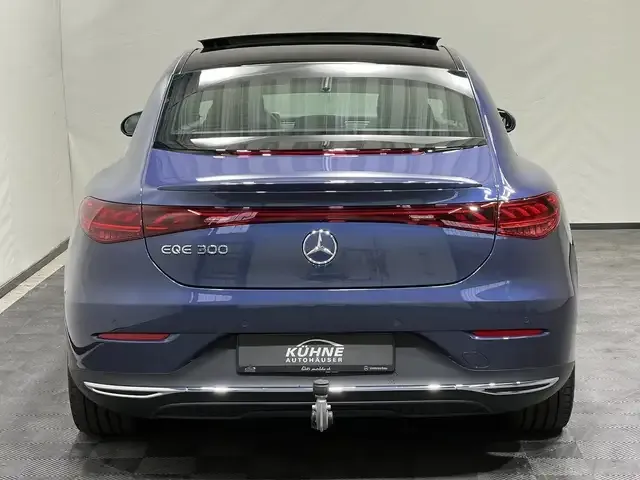Mercedes-Benz EQE 300