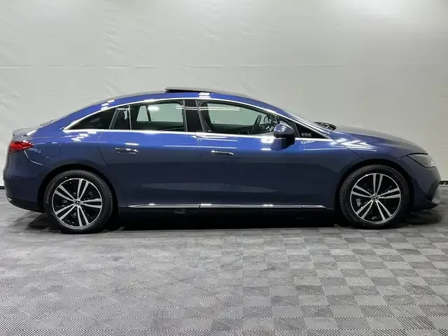 Mercedes-Benz EQE 300