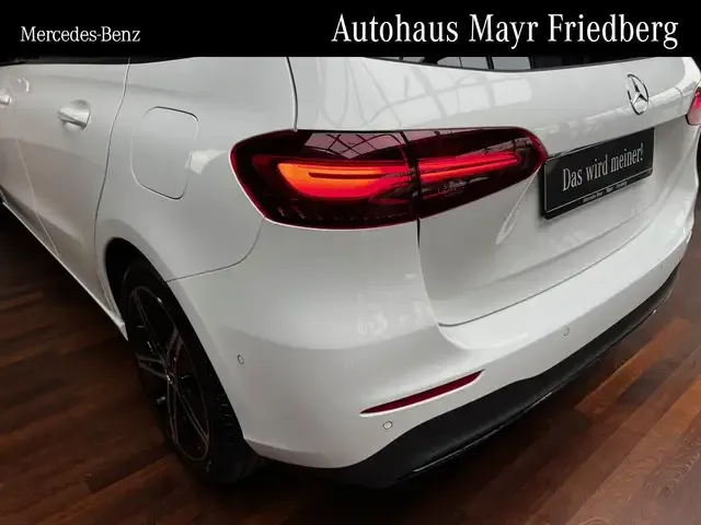 Mercedes-Benz B 200