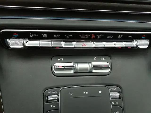 Mercedes-Benz V 220