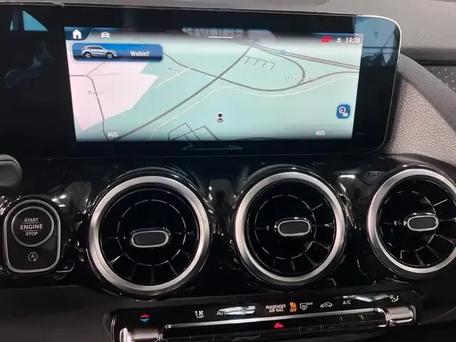 Mercedes-Benz GLA 180