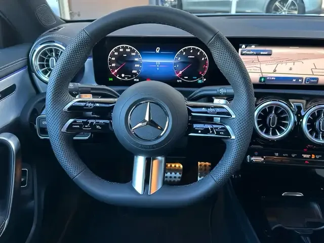 Mercedes-Benz CLA 200