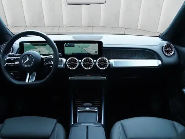 Mercedes-Benz EQB 300