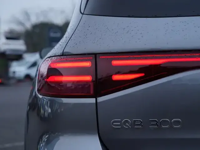Mercedes-Benz EQB 300