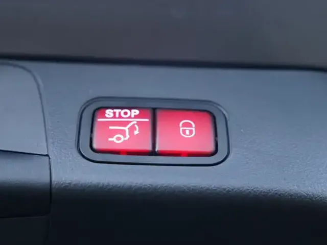 Mercedes-Benz EQB 300