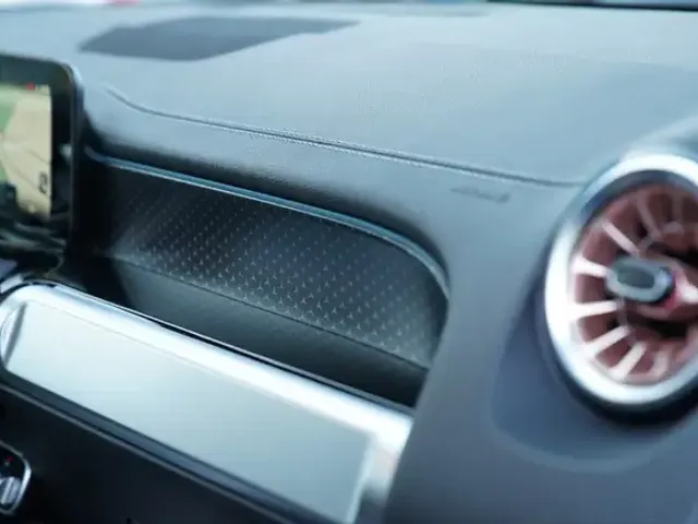 Mercedes-Benz EQB 300