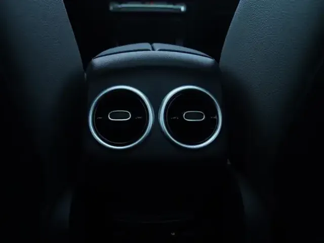 Mercedes-Benz EQB 300