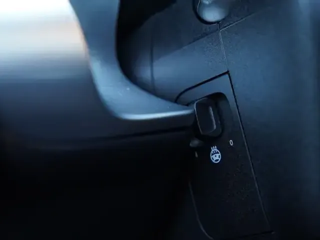 Mercedes-Benz EQB 300