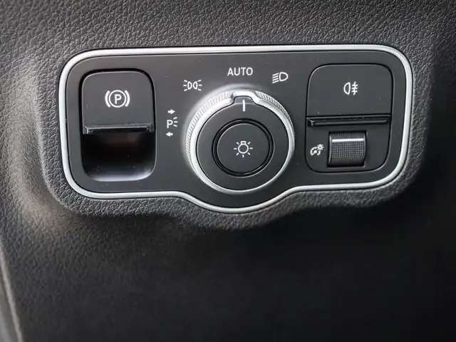 Mercedes-Benz EQB 300