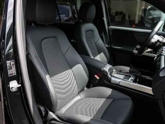 Mercedes-Benz EQB 300