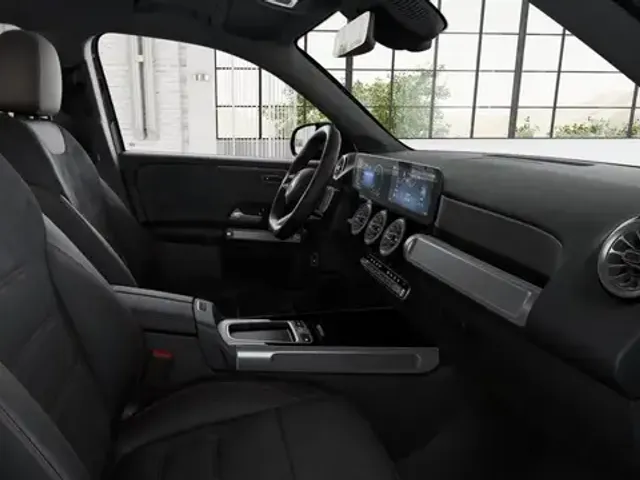 Mercedes-Benz GLB 220