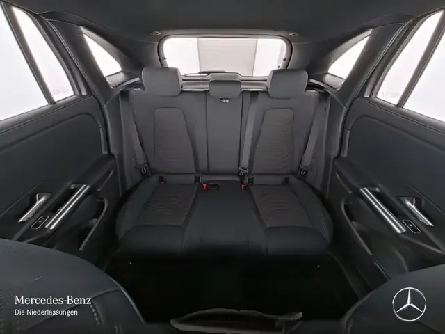 Mercedes-Benz GLA 220