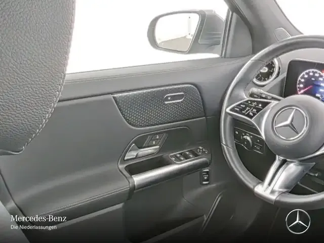 Mercedes-Benz GLA 220