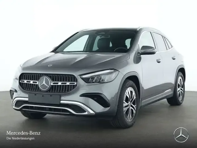 Mercedes-Benz GLA 220