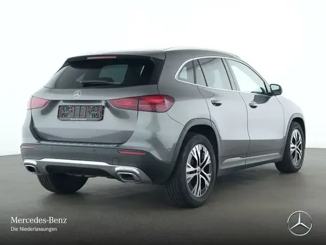 Mercedes-Benz GLA 220