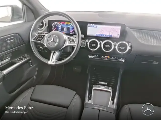 Mercedes-Benz GLA 220