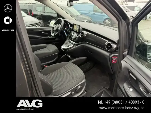 Mercedes-Benz V 250
