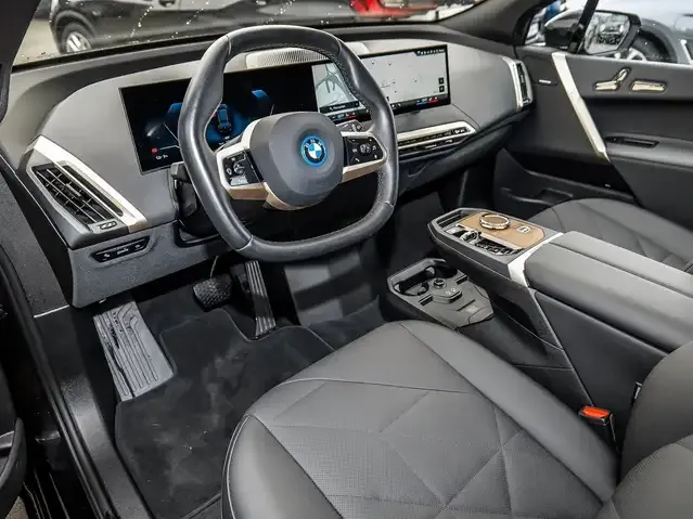 BMW iX