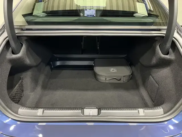 Mercedes-Benz EQE 300