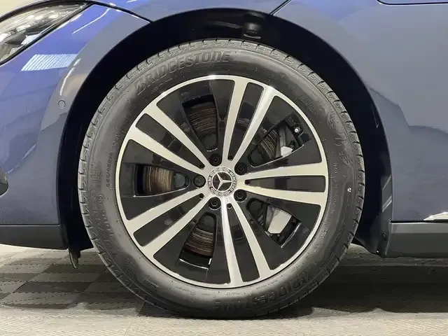 Mercedes-Benz EQE 300