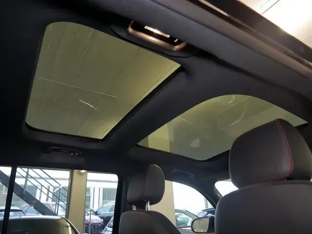 Mercedes-Benz EQB 300