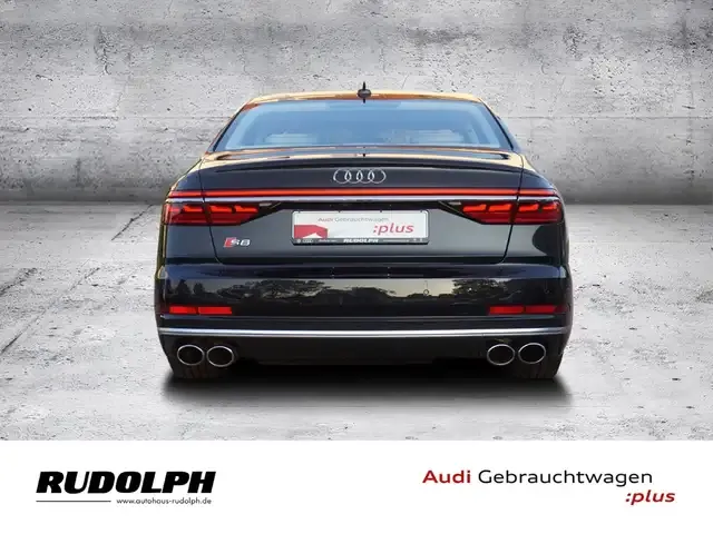Audi S8