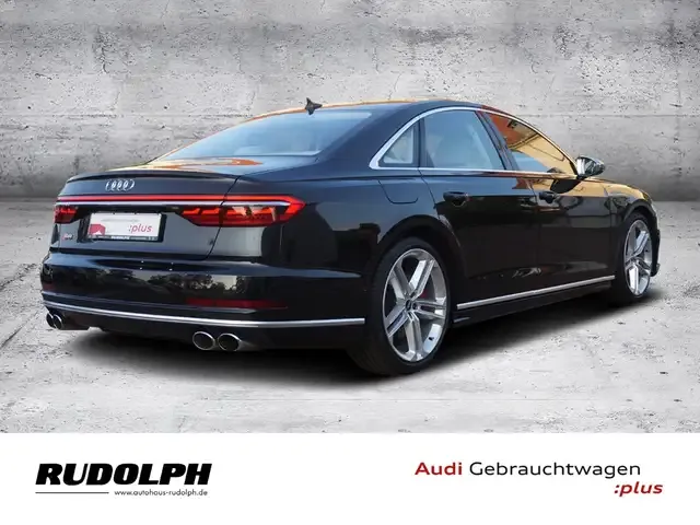 Audi S8