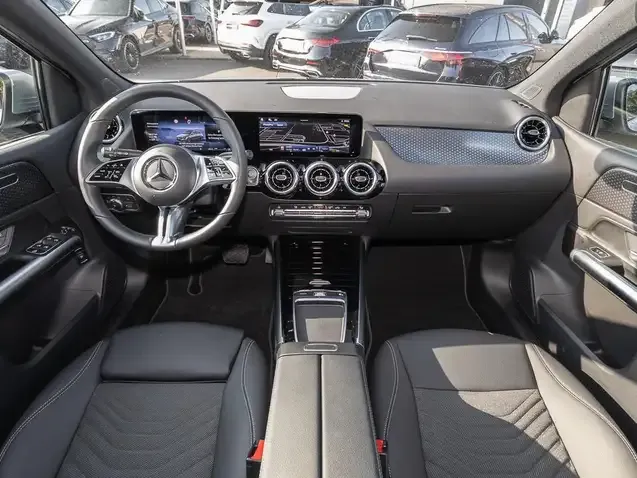 Mercedes-Benz B 180