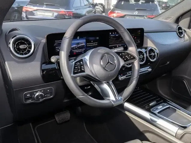 Mercedes-Benz B 180