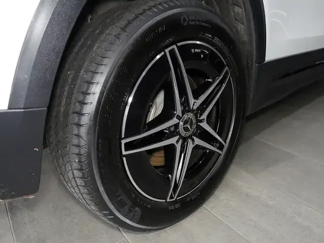 Mercedes-Benz EQB 350