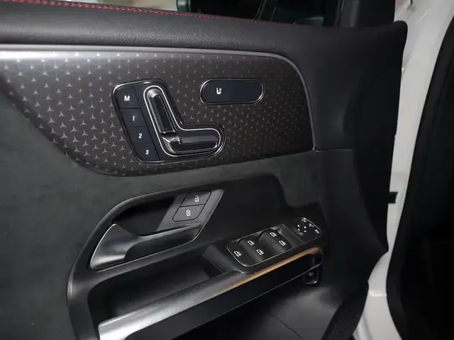 Mercedes-Benz EQB 350