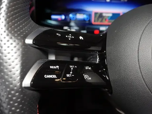 Mercedes-Benz EQB 350