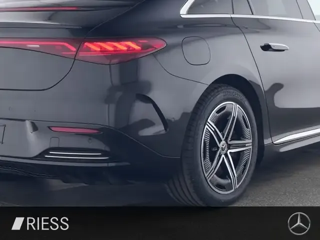 Mercedes-Benz EQE 300