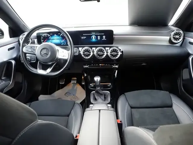 Mercedes-Benz CLA 180