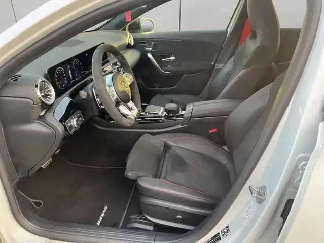 Mercedes-Benz A 35 AMG