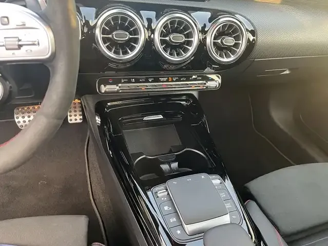 Mercedes-Benz A 35 AMG