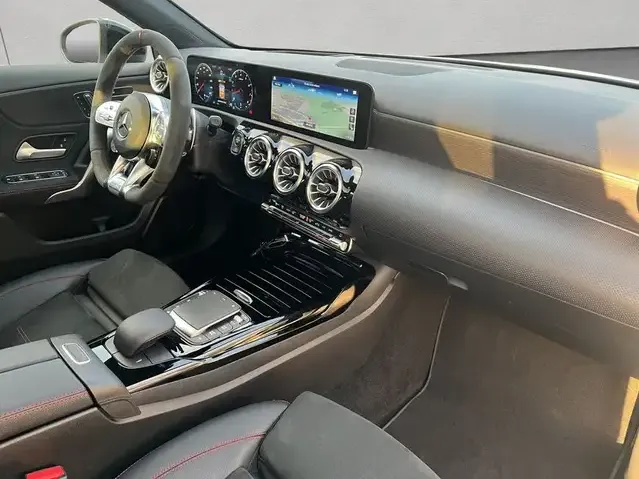 Mercedes-Benz A 35 AMG