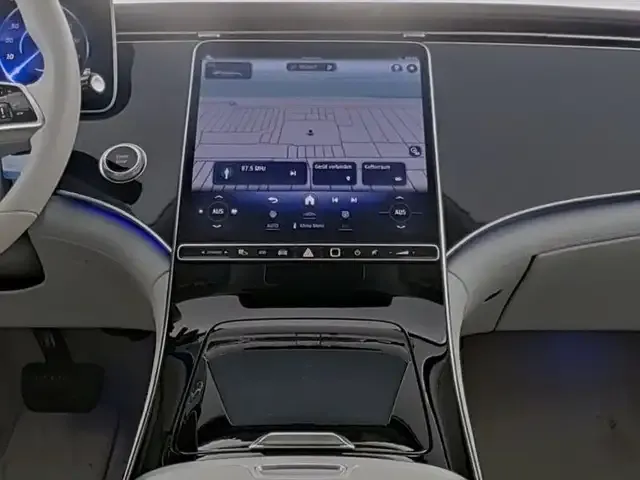 Mercedes-Benz EQE 300