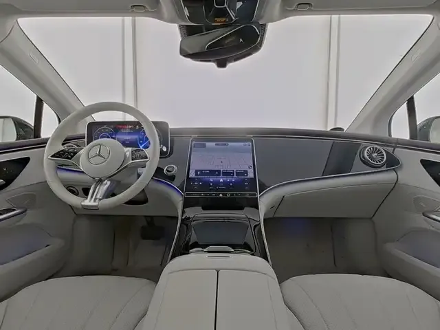 Mercedes-Benz EQE 300
