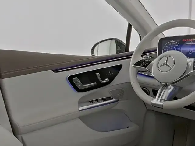 Mercedes-Benz EQE 300