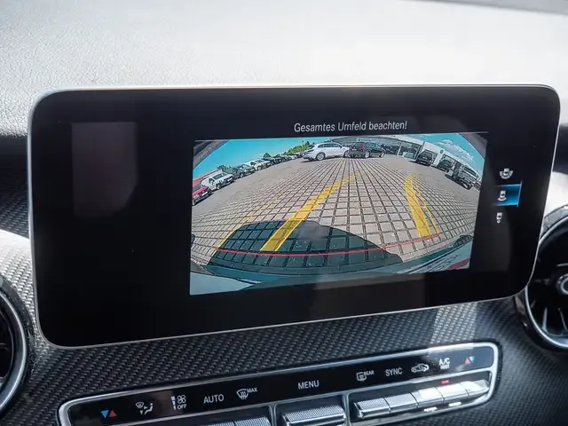 Mercedes-Benz V 220