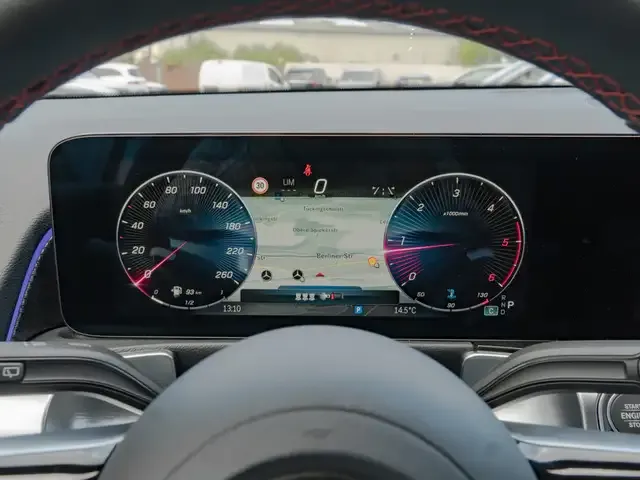 Mercedes-Benz GLB 200