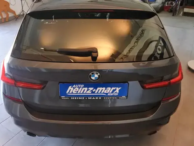 BMW 330