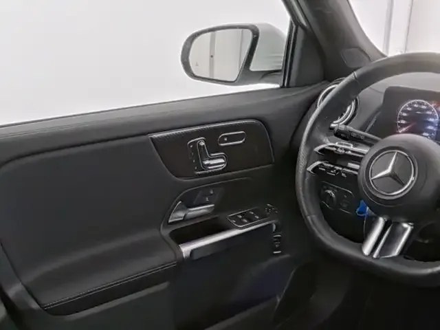 Mercedes-Benz GLB 250