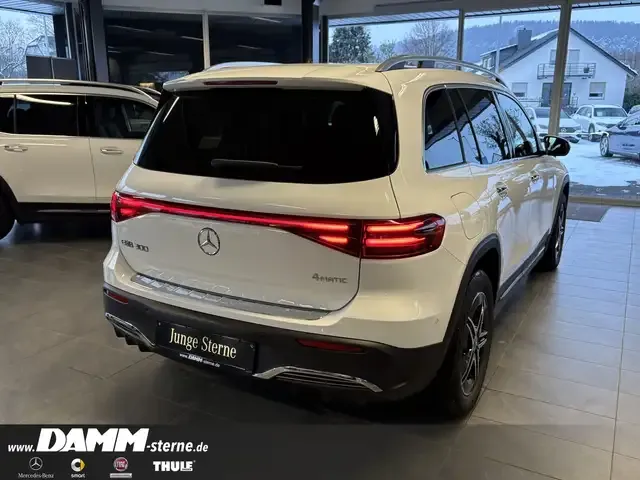 Mercedes-Benz EQB 300