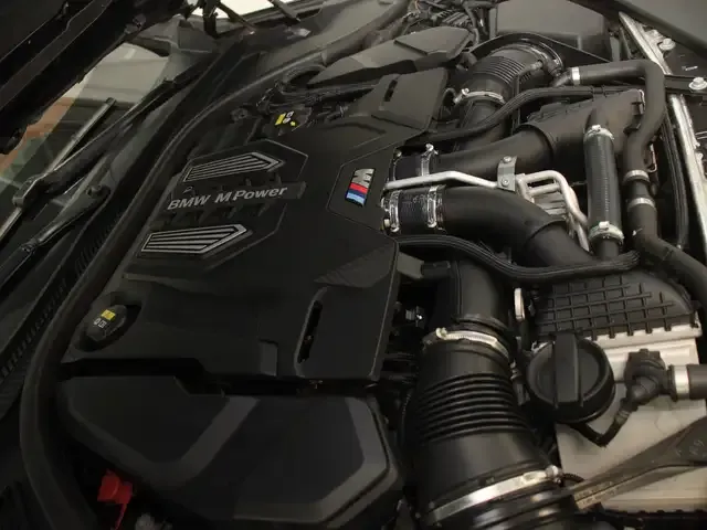 BMW M8
