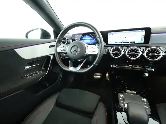 Mercedes-Benz CLA 220